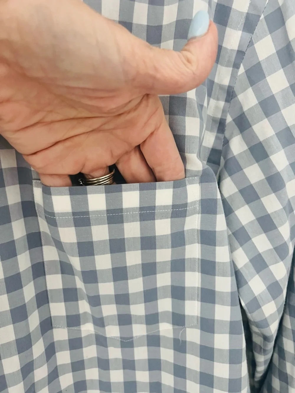 J. Crew Quality Woven Blue and White Gingham Button-Down Shirt 100 % cotton L